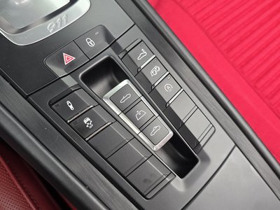 2018 Porsche 911 thumbnail 24
