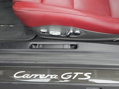2018 Porsche 911 thumbnail 31
