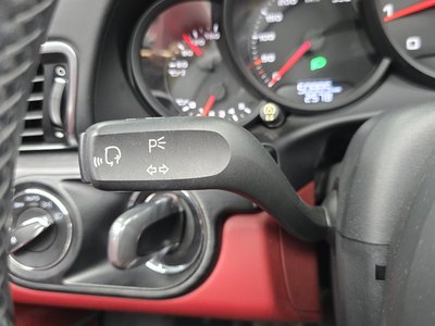 2018 Porsche 911 thumbnail 30