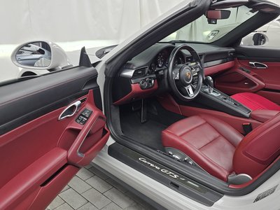 2018 Porsche 911 thumbnail 13