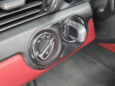 2018 Porsche 911 thumbnail 33