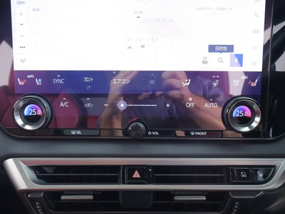 صورة 8 لـ 2023 Lexus RX