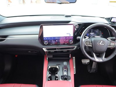 صورة 6 لـ 2023 Lexus RX
