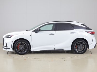 صورة 3 لـ 2023 Lexus RX