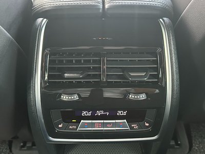 2022 BMW X6 — миниатюра 17