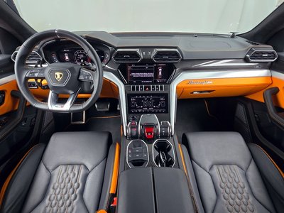 LAMBORGHINI URUS - 5