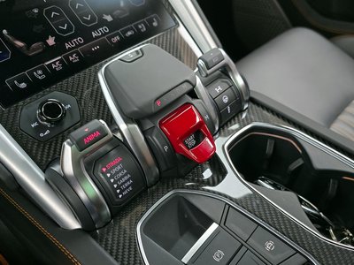 LAMBORGHINI URUS - 9