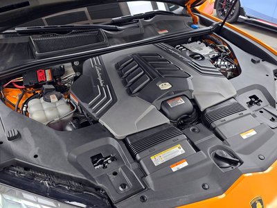 LAMBORGHINI URUS - 7