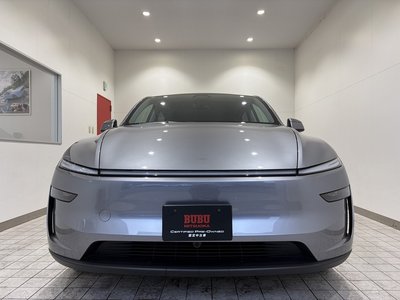 TESLA MODEL Y - 3