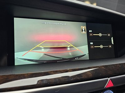 2019 Genesis G90 缩略图 16