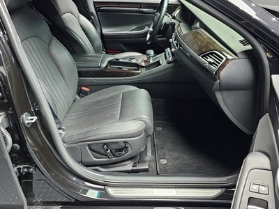 2019 Genesis G90 photo 10