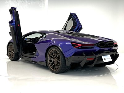 صورة 7 لـ 2025 Lamborghini REVUELTO