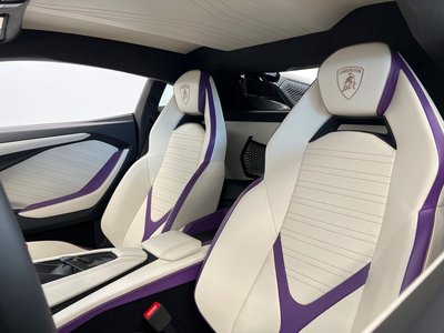 صورة 3 لـ 2025 Lamborghini REVUELTO
