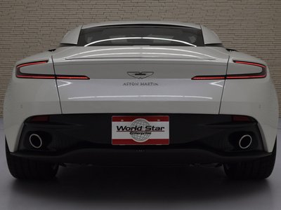 2018 Aston Martin DB11 — фото 8