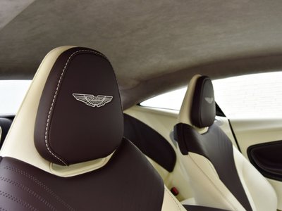 2018 Aston Martin DB11 thumbnail 18