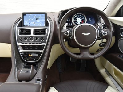 2018 Aston Martin DB11 照片 12