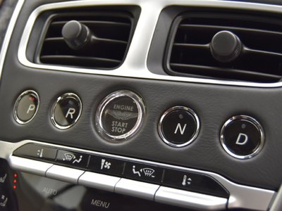 2018 Aston Martin DB11 照片 15