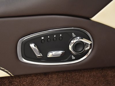 2018 Aston Martin DB11 thumbnail 17