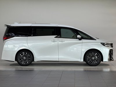 2026 Toyota VELLFIRE — фото 8