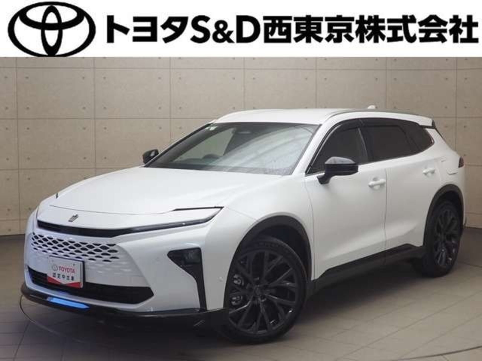 TOYOTA CROWN ESTATE - View 1