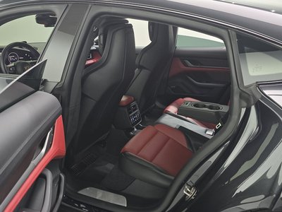 2025 Porsche TAYCAN — миниатюра 18