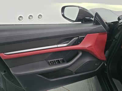 2025 Porsche TAYCAN — миниатюра 14