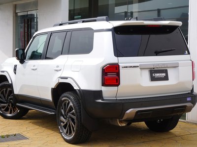 TOYOTA LAND CRUISER 250 - 7