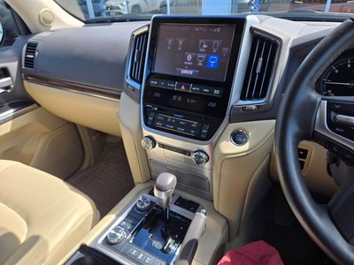 2017 Toyota LAND CRUISER 200 — фото 6