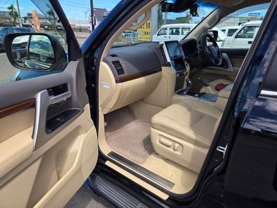 2017 Toyota LAND CRUISER 200 — фото 11