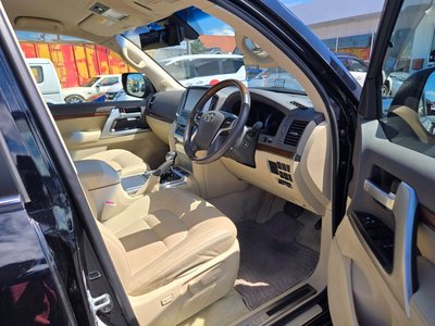 2017 Toyota LAND CRUISER 200 — фото 3