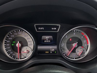 MERCEDES-BENZ CLA - 8