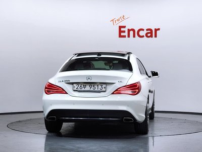 MERCEDES-BENZ CLA - 4