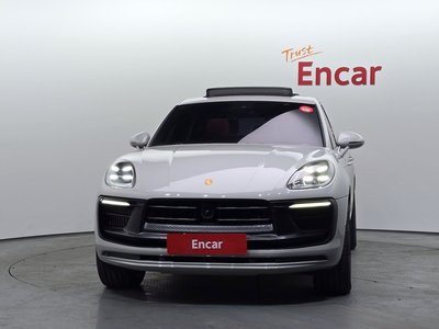PORSCHE MACAN - 2
