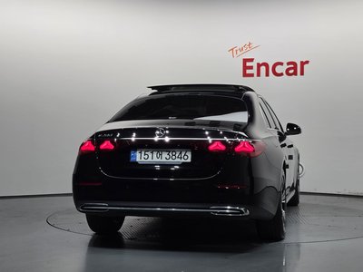 صورة 3 لـ 2024 Mercedes-BENZ E-CLASS