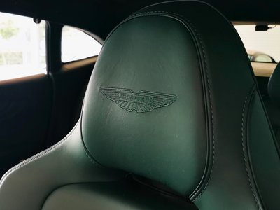 2025 Aston Martin DBX 缩略图 14