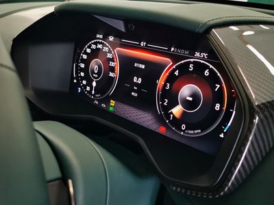 2025 Aston Martin DBX 照片 9