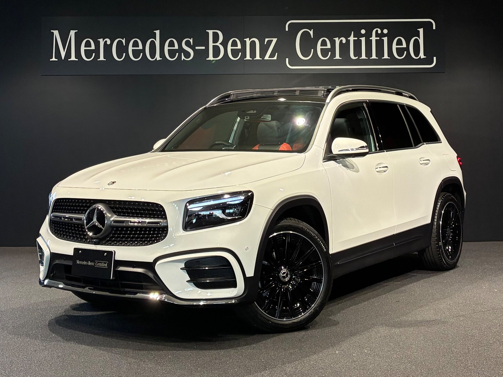 MERCEDES-BENZ GLB - View 1