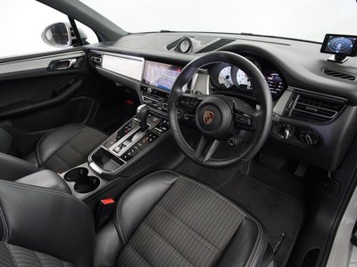 PORSCHE MACAN - 5
