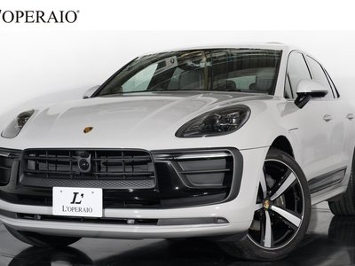 PORSCHE MACAN - 1