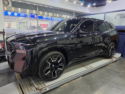 2023 BMW XM photo 3