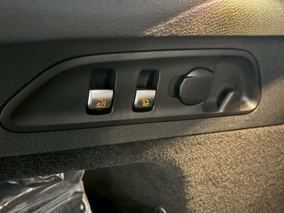 MERCEDES-BENZ GLC - 10