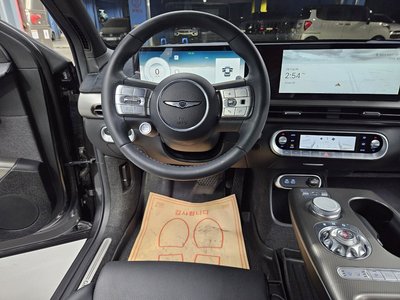 صورة 10 لـ 2024 Genesis GV60
