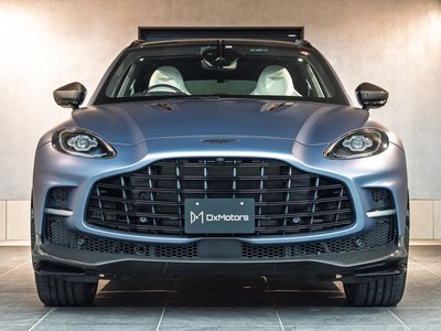 ASTON MARTIN DBX
