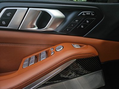 2024 BMW X7 缩略图 18