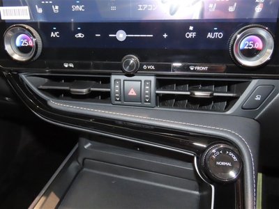 2022 Lexus NX — миниатюра 13