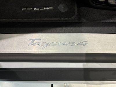 2026 Porsche TAYCAN — миниатюра 19