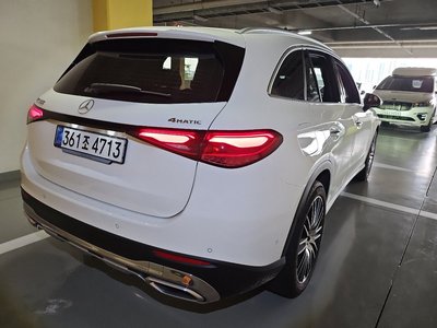 2025 Mercedes-BENZ GLC photo 5