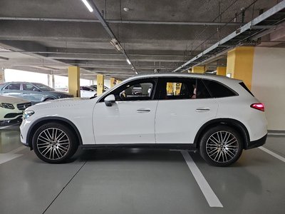 2025 Mercedes-BENZ GLC photo 8