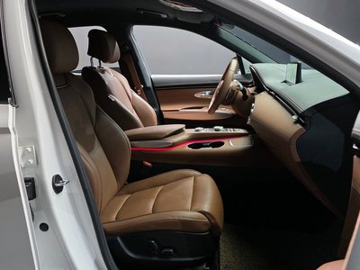 صورة 10 لـ 2022 Genesis GV70