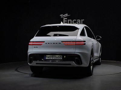 صورة 3 لـ 2022 Genesis GV70